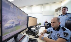 Konak’ta çevreyi kirletenlere kameralı takip: Milyonlarca lira ceza!