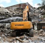 Lüleburgaz Belediyesi’nin eski hizmet binası yıkılıyor