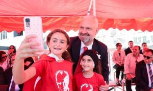 Menemen’de Zafer Bayramı coşkusu yaşandı