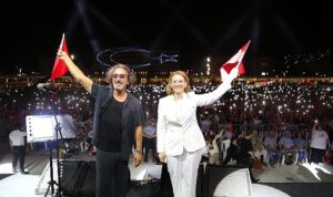 Meydanda ‘Zafer’ coşkusu