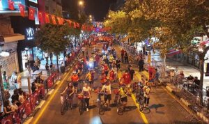 Zafer Bayramı Coşkusu Fener Alayı ile Taçlandı