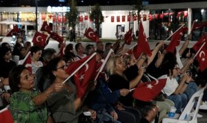 Zafer meşalesi Milli İrade Meydanı’nda yakıldı