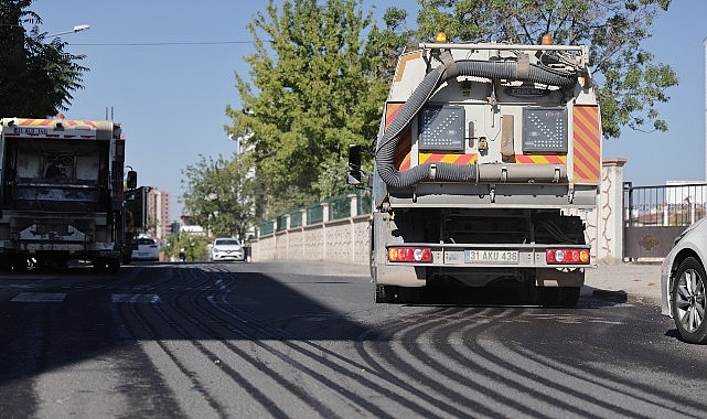 2000 Evler ve Emek Mahallesi’nde Detaylı Temizlik Çalışması