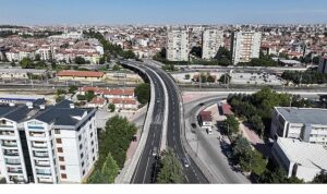 Ahmet Öksüz Üst Geçidi’nin Asfaltı Yenilendi