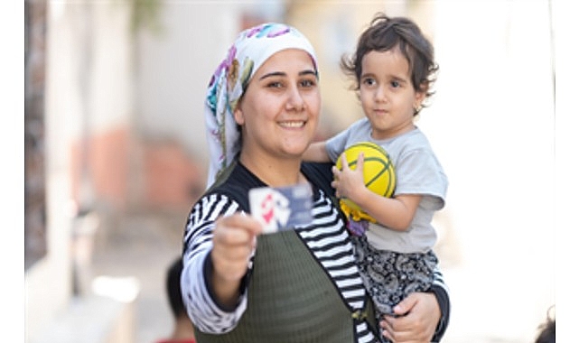 Anne Kart sayesinde çocuklarıyla sokağa çıkabiliyorlar