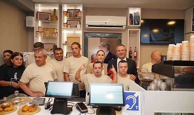 Ayvalık’ta İlk Engelsiz Kafe Hizmete Açıldı