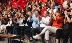 Balçovalılar Sevcan Orhan’la coştu