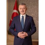 Başkan Büyükakın okula yeni başlayan miniklere başarılar diledi