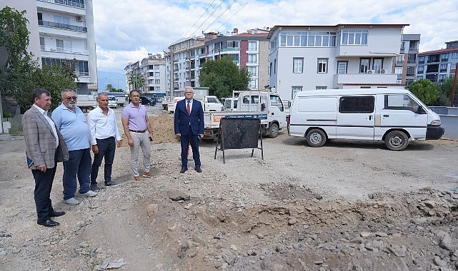 Başkan Deveciler Pazarbşı Caddesi’nde İncelemelerde Bulundu