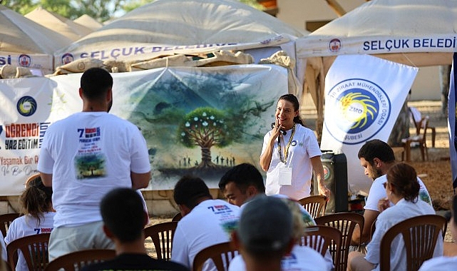 Başkan Sengel Gençlere Efes Tarlası Yaşam Köyü’nü anlattı