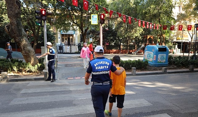Büyükşehir Zabıtası ile okul yolu daha güvenli