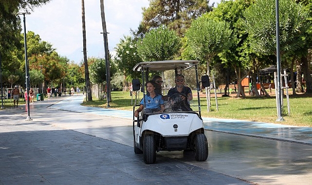 Büyükşehir’den Konyaaltı Sahili’nde temizlik seferberliği
