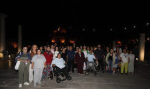Efes Selçuk Belediyesi’nden Engelsiz Bireylere Efes’te Gece Yolculuğu