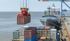 Ege Bölgesi ağustosta ihracatını 3,6 milyar dolara taşıdı