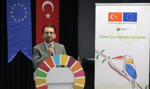 Gençler iklim eylemi için Konak’ta zirve yaptı