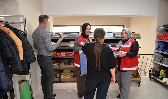 İhtiyaç sahibi öğrencilere kırtasiye yardımı