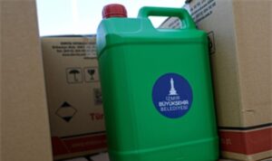 İzmir Büyükşehir Belediyesi’nden okullara hijyen seti desteği