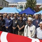 İzmir’in şehitlerine veda