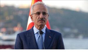 Köstebekler yarın yer altına dalıyor