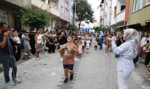 Küçükçekmece’de Binlerce Çocuk ‘Sokakta Oyun Var’ ile Yaz Tatilinin Tadını Çıkarttı