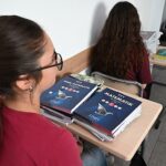 Kurs öğrencilerine ücretsiz kitapları dağıtıldı