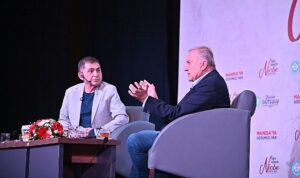 Murathan Mungan Manisa’da Sanatseverlerle Buluştu