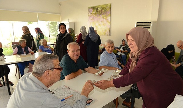Nilüferli kadınlardan huzurevinde sıcak buluşma