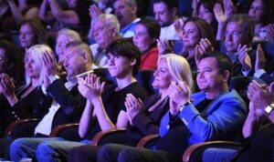 Sanat Güneşi Zeki Müren Osmangazi’de en sevilen şarkılarıyla anıldı