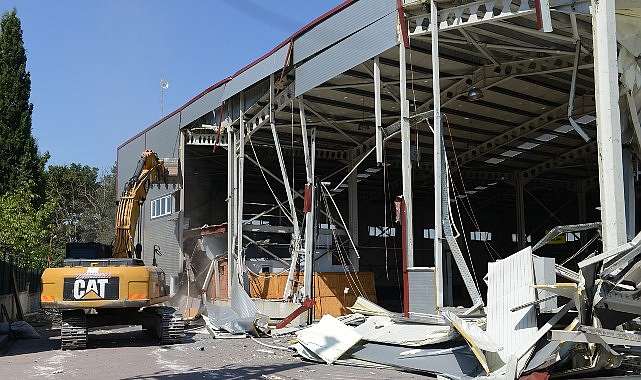 Tahtalı Mahallesi’nde 3 kaçak yapı yıkıldı