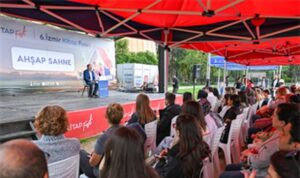 Ahmet Ümit İZKİTAP’ta yeni romanından ipuçları verdi