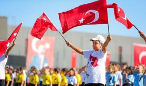 Aliağalılar Cumhuriyetin 102. Yılını Hep Birlikte Coşkuyla Kutlayacak