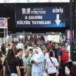 Antalya’da kitap şöleni yaşanıyor