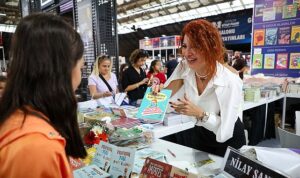 Antalyalılar kitapların büyülü dünyasında buluşuyor