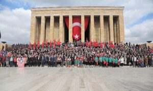 Başkan Özarslan ve Binlerce Keçiörenli Anıtkabir’de Ata’nın Huzurunda
