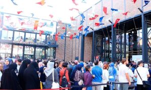 Bu kuyrukta imza mutluluğu var