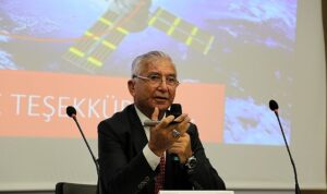 Caşın: Türkiye, demokratik laik ve hukuk devletidir