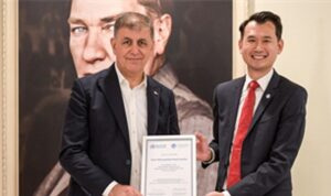 İzmir’in Yaşlı Dostu Şehir unvanı tescillendi