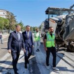 İzmir’in yollarında gece gündüz asfalt çalışması