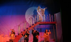 Karşıyaka Belediye Tiyatrosu 4 Ekim’de perde açıyor