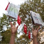 Kocaeli’de gelenek bozulmadı, kitaplar yine ilk ağaçlarda açtı!