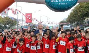 Nilüfer’de binden fazla öğrenci Cumhuriyet için koştu