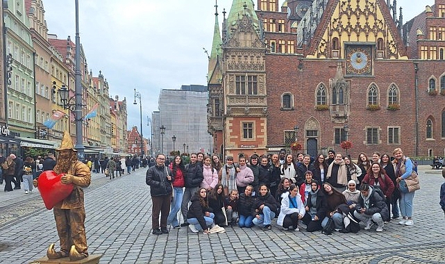 Nilüferli kız çocukları Polonya’da farklı kültürlerle buluştu