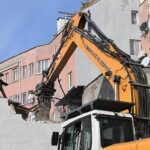 Osmangazi Belediyesi’nden tarihi koruyan yıkım