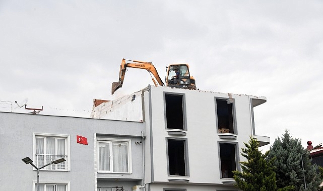 Osmangazi’de Ruhsatsız Katlara Anında Müdahale