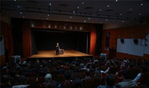 Tahsin Hasoğlu’ndan İZKİTAP’ta kahkaha dolu gece