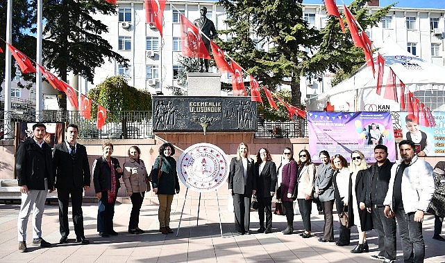 24 Kasım Öğretmenler Günü Düzenlenen Programla Kutlandı