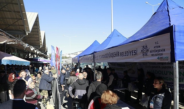 Aydın Büyükşehir Belediyesi Binlerce Kışlık Fideyi Kuşadalılar ile Buluşturdu