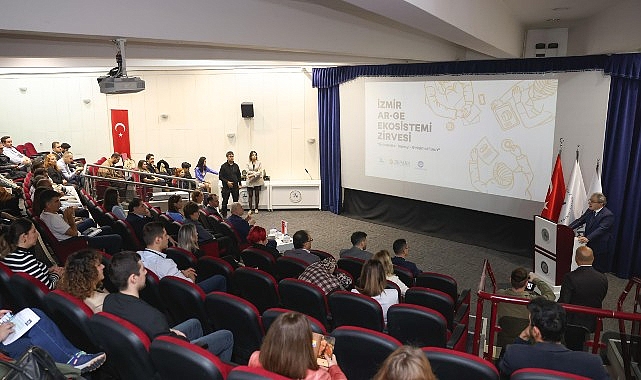 “İzmir’i teknolojiyi ihraç eden bir kente dönüştürmek için çalışıyoruz”
