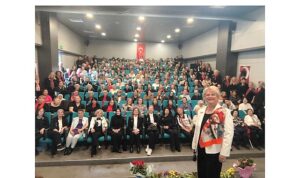 Kadınlar, Atatürk’ü sevdiği şarkılarla andı