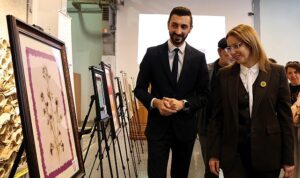 “Kağıtta Açan Çiçekler” sanatseverleri bekliyor